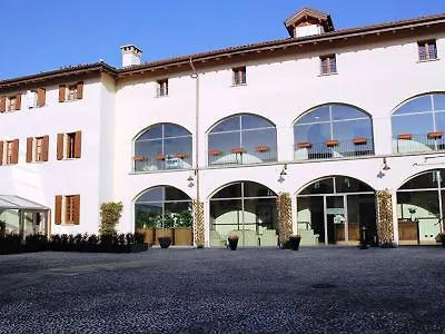 Szálloda Cascina Canova 4*