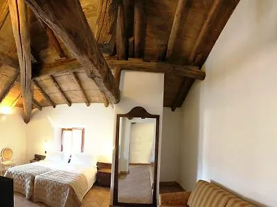 Cascina Canova Szálloda Uggiate