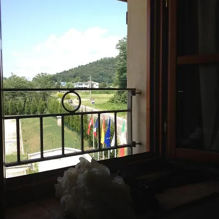 Szálloda Cascina Canova 4*